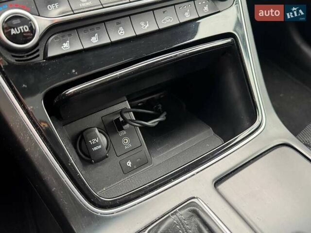 Чорний Хендай Грандер, об'ємом двигуна 3 л та пробігом 233 тис. км за 16990 $, фото 26 на Automoto.ua