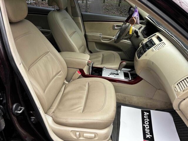 Красный Хендай Грандер, объемом двигателя 3.3 л и пробегом 246 тыс. км за 5990 $, фото 14 на Automoto.ua