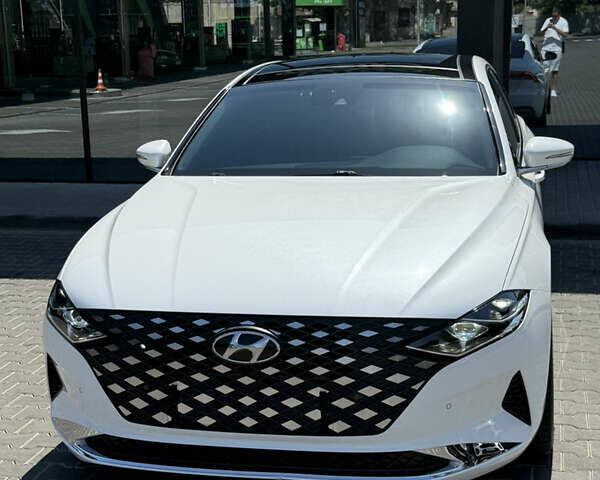 Хендай Грандер, объемом двигателя 2.5 л и пробегом 14 тыс. км за 29500 $, фото 1 на Automoto.ua