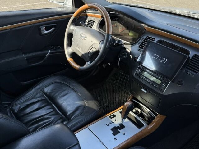 Серый Хендай Грандер, объемом двигателя 3.3 л и пробегом 250 тыс. км за 4999 $, фото 6 на Automoto.ua