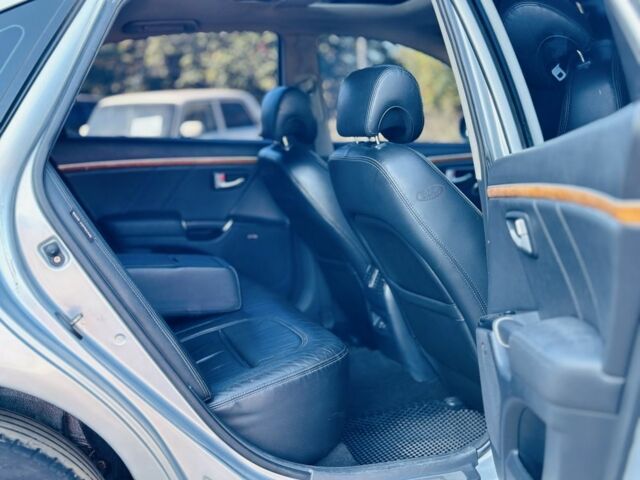 Серый Хендай Грандер, объемом двигателя 3.3 л и пробегом 290 тыс. км за 5700 $, фото 11 на Automoto.ua