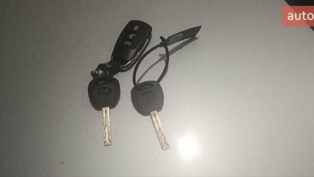 Серый Хендай Грандер, объемом двигателя 3.3 л и пробегом 300 тыс. км за 4900 $, фото 10 на Automoto.ua