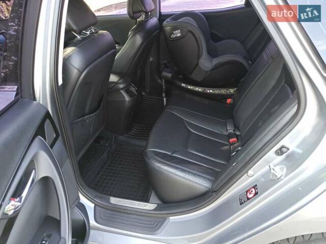 Серый Хендай Грандер, объемом двигателя 3 л и пробегом 255 тыс. км за 10900 $, фото 9 на Automoto.ua