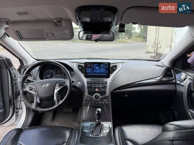 Сірий Хендай Грандер, об'ємом двигуна 3 л та пробігом 263 тис. км за 10500 $, фото 10 на Automoto.ua