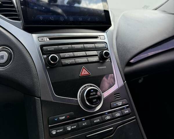 Сірий Хендай Грандер, об'ємом двигуна 3 л та пробігом 263 тис. км за 10500 $, фото 14 на Automoto.ua