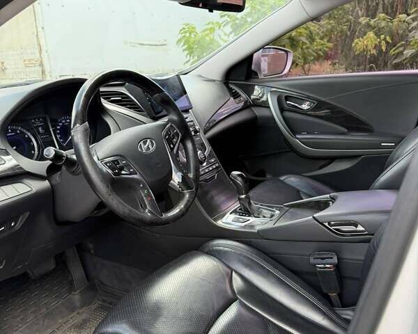 Сірий Хендай Грандер, об'ємом двигуна 3 л та пробігом 263 тис. км за 10500 $, фото 7 на Automoto.ua