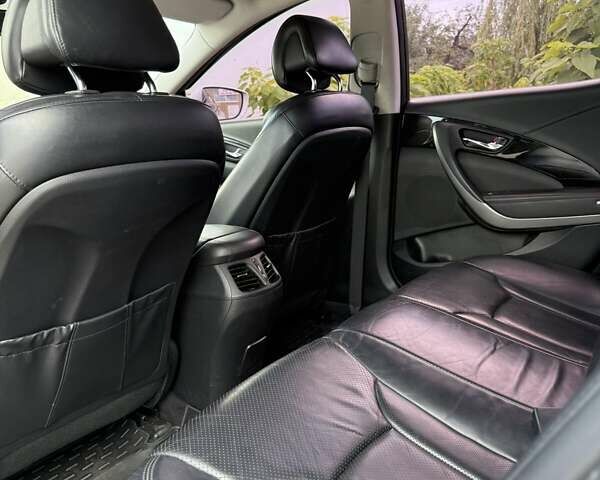 Сірий Хендай Грандер, об'ємом двигуна 3 л та пробігом 263 тис. км за 10500 $, фото 13 на Automoto.ua