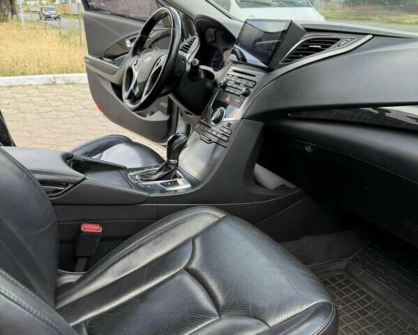 Сірий Хендай Грандер, об'ємом двигуна 3 л та пробігом 263 тис. км за 10500 $, фото 16 на Automoto.ua