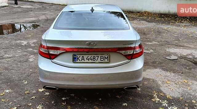 Серый Хендай Грандер, объемом двигателя 3 л и пробегом 247 тыс. км за 10700 $, фото 5 на Automoto.ua