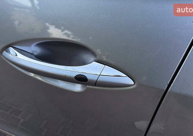 Сірий Хендай Грандер, об'ємом двигуна 3 л та пробігом 295 тис. км за 9500 $, фото 23 на Automoto.ua