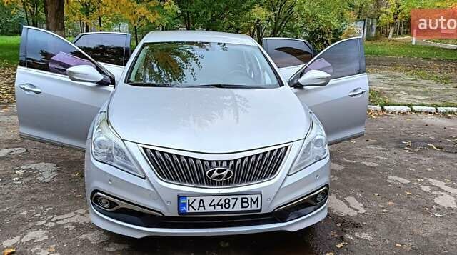 Серый Хендай Грандер, объемом двигателя 3 л и пробегом 247 тыс. км за 10700 $, фото 7 на Automoto.ua