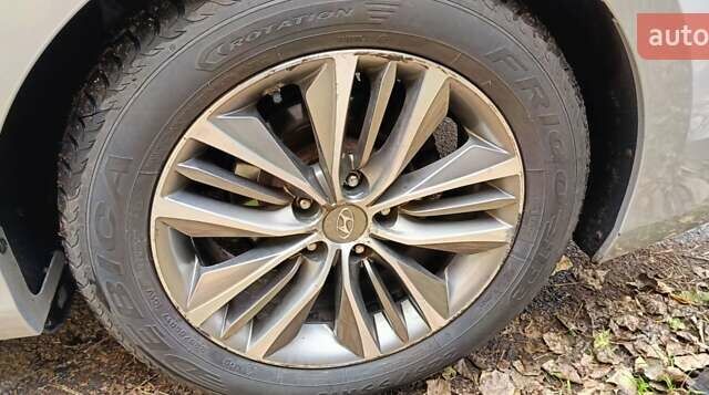 Серый Хендай Грандер, объемом двигателя 3 л и пробегом 247 тыс. км за 10700 $, фото 32 на Automoto.ua