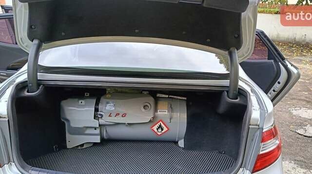 Серый Хендай Грандер, объемом двигателя 3 л и пробегом 247 тыс. км за 10700 $, фото 29 на Automoto.ua