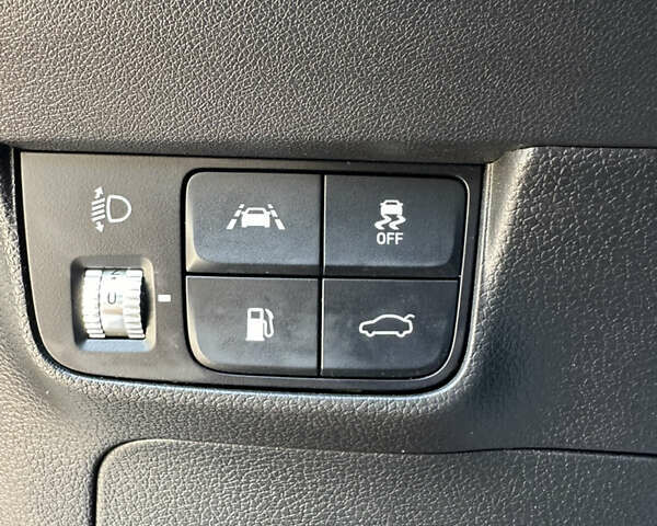 Серый Хендай Грандер, объемом двигателя 3 л и пробегом 20 тыс. км за 27500 $, фото 12 на Automoto.ua