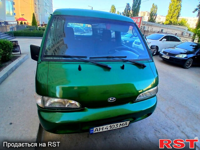 Зеленый Хендай Н 100 груз., объемом двигателя 2.5 л и пробегом 314 тыс. км за 1800 $, фото 4 на Automoto.ua