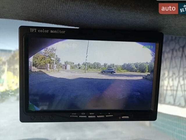 Белый Хендай Н 200, объемом двигателя 2.5 л и пробегом 430 тыс. км за 2500 $, фото 17 на Automoto.ua