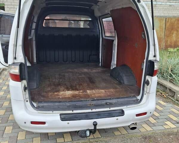 Белый Хендай Н 200, объемом двигателя 2.48 л и пробегом 348 тыс. км за 4500 $, фото 20 на Automoto.ua