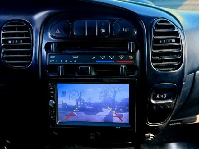 Белый Хендай Н 200, объемом двигателя 2.5 л и пробегом 135 тыс. км за 4400 $, фото 7 на Automoto.ua