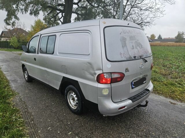 Білий Хендай Н 200, об'ємом двигуна 2.5 л та пробігом 309 тис. км за 2200 $, фото 3 на Automoto.ua