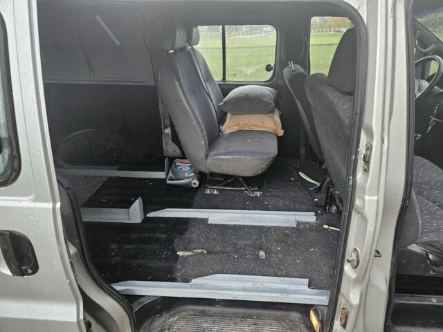 Білий Хендай Н 200, об'ємом двигуна 2.5 л та пробігом 309 тис. км за 2200 $, фото 8 на Automoto.ua