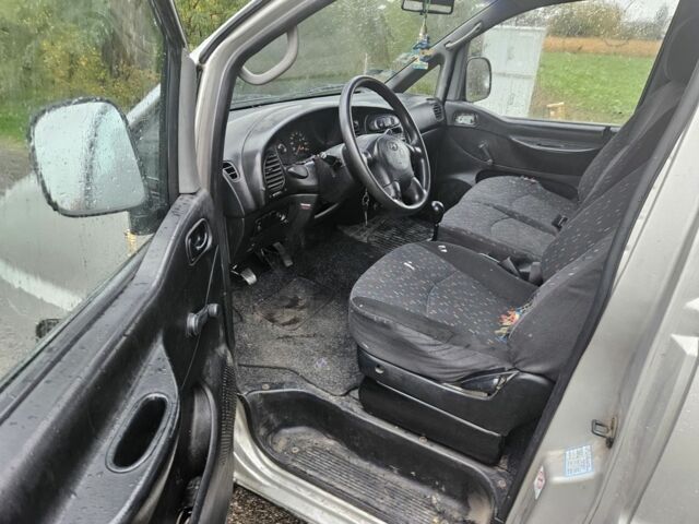 Білий Хендай Н 200, об'ємом двигуна 2.5 л та пробігом 309 тис. км за 2200 $, фото 11 на Automoto.ua