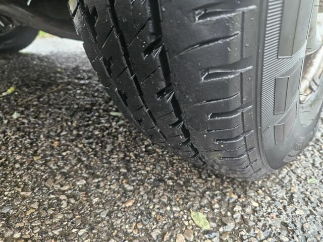 Білий Хендай Н 200, об'ємом двигуна 2.5 л та пробігом 309 тис. км за 2200 $, фото 16 на Automoto.ua