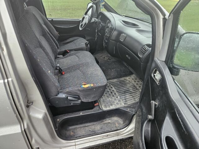 Білий Хендай Н 200, об'ємом двигуна 2.5 л та пробігом 309 тис. км за 2200 $, фото 6 на Automoto.ua