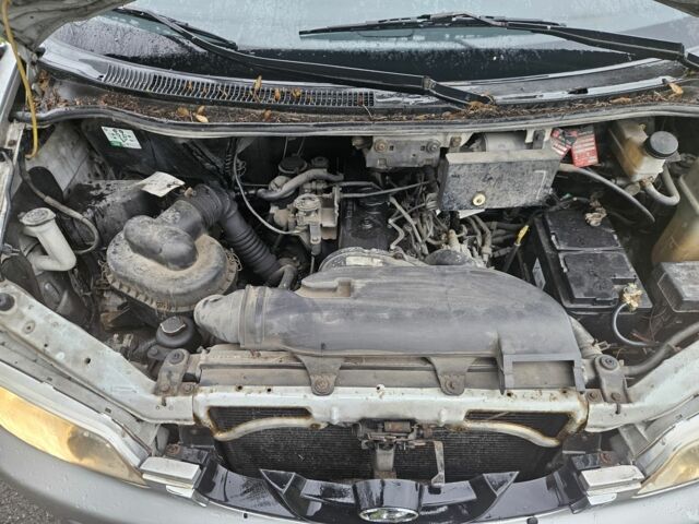 Білий Хендай Н 200, об'ємом двигуна 2.5 л та пробігом 309 тис. км за 2200 $, фото 14 на Automoto.ua