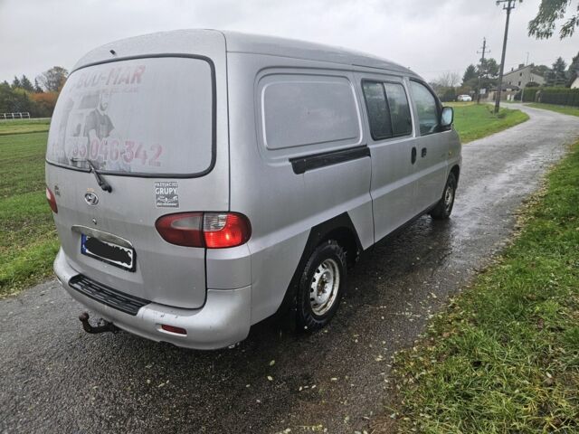 Білий Хендай Н 200, об'ємом двигуна 2.5 л та пробігом 309 тис. км за 2200 $, фото 2 на Automoto.ua