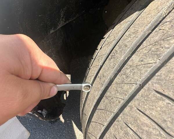 Білий Хендай Н 200, об'ємом двигуна 2.48 л та пробігом 450 тис. км за 3300 $, фото 11 на Automoto.ua