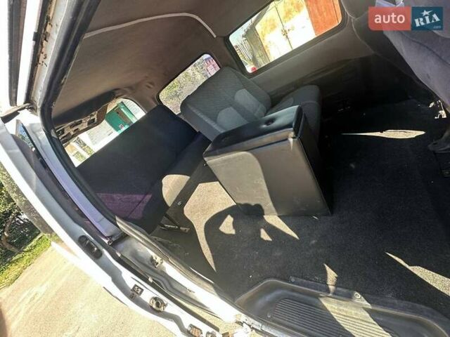 Білий Хендай Н 200, об'ємом двигуна 2.48 л та пробігом 450 тис. км за 3300 $, фото 8 на Automoto.ua