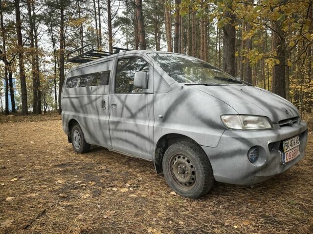 Білий Хендай Н 200, об'ємом двигуна 2.5 л та пробігом 270 тис. км за 1750 $, фото 1 на Automoto.ua