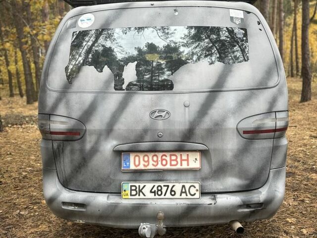 Білий Хендай Н 200, об'ємом двигуна 2.5 л та пробігом 270 тис. км за 1750 $, фото 3 на Automoto.ua