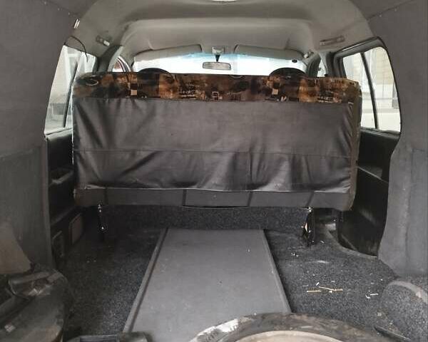 Белый Хендай Н 200, объемом двигателя 2.5 л и пробегом 212 тыс. км за 2500 $, фото 1 на Automoto.ua