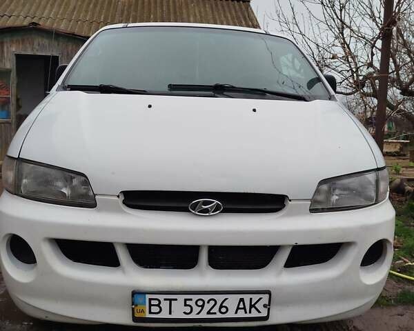 Білий Хендай Н 200, об'ємом двигуна 0 л та пробігом 350 тис. км за 3800 $, фото 2 на Automoto.ua