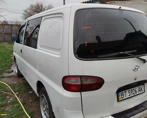 Білий Хендай Н 200, об'ємом двигуна 0 л та пробігом 350 тис. км за 3800 $, фото 3 на Automoto.ua