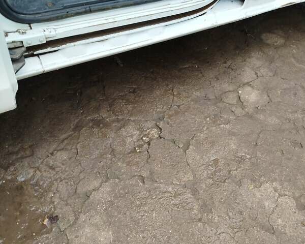 Білий Хендай Н 200, об'ємом двигуна 0 л та пробігом 350 тис. км за 3800 $, фото 11 на Automoto.ua