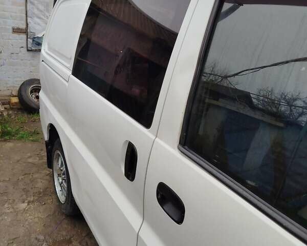 Білий Хендай Н 200, об'ємом двигуна 0 л та пробігом 350 тис. км за 3800 $, фото 4 на Automoto.ua