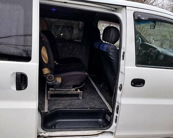 Білий Хендай Н 200, об'ємом двигуна 0 л та пробігом 350 тис. км за 3800 $, фото 9 на Automoto.ua