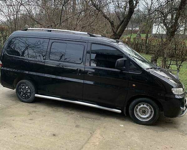 Чорний Хендай Н 200, об'ємом двигуна 2.5 л та пробігом 400 тис. км за 4000 $, фото 6 на Automoto.ua