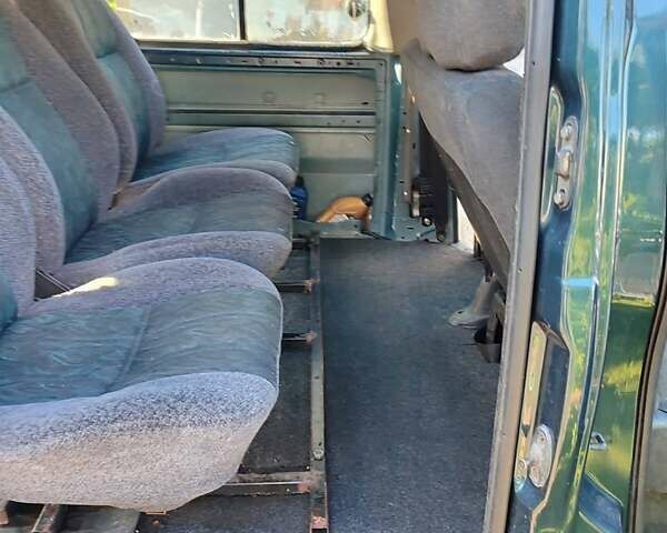 Хендай Н 200, объемом двигателя 2.5 л и пробегом 200 тыс. км за 2900 $, фото 19 на Automoto.ua