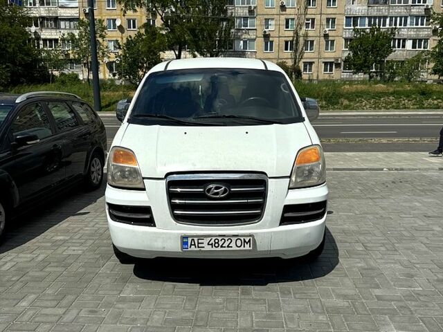 Білий Хендай Н 200 пас., об'ємом двигуна 2.4 л та пробігом 0 тис. км за 4200 $, фото 4 на Automoto.ua