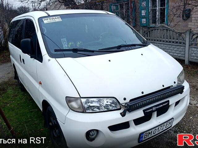 Белый Хендай Н 200 пасс., объемом двигателя 2.5 л и пробегом 485 тыс. км за 3900 $, фото 1 на Automoto.ua