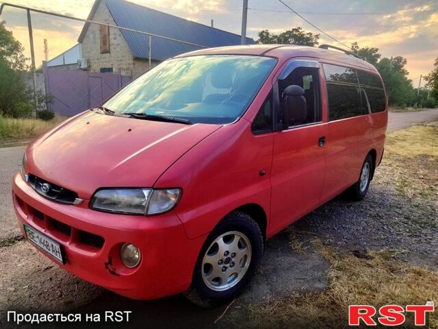 Червоний Хендай Н 200 пас., об'ємом двигуна 2.5 л та пробігом 260 тис. км за 3600 $, фото 6 на Automoto.ua