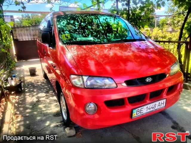 Червоний Хендай Н 200 пас., об'ємом двигуна 2.5 л та пробігом 260 тис. км за 3600 $, фото 1 на Automoto.ua