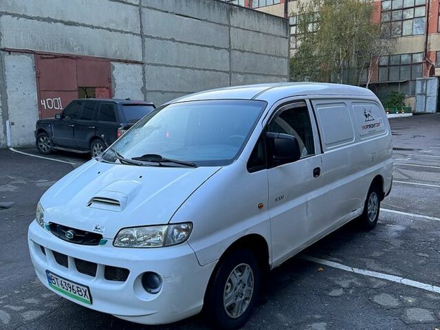 Хендай Н 200 пас., об'ємом двигуна 2.5 л та пробігом 155 тис. км за 2500 $, фото 2 на Automoto.ua