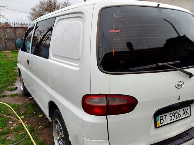 Хендай Н 200 пасс., объемом двигателя 2.5 л и пробегом 350 тыс. км за 3800 $, фото 2 на Automoto.ua