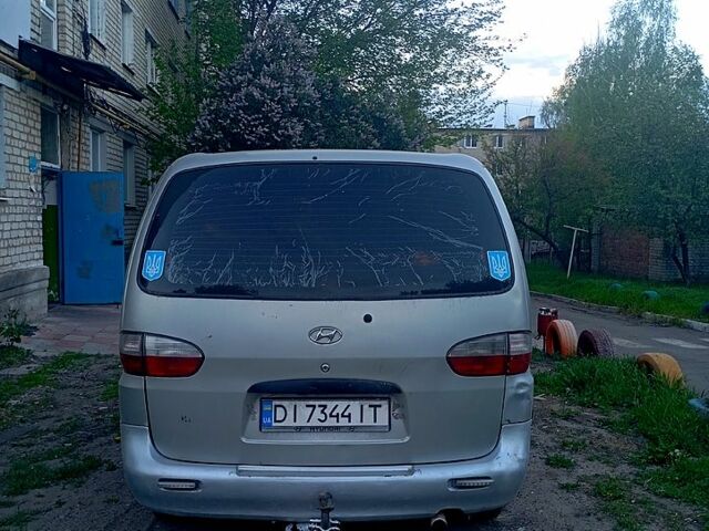Серый Хендай Н 200 пасс., объемом двигателя 2.5 л и пробегом 0 тыс. км за 3800 $, фото 2 на Automoto.ua