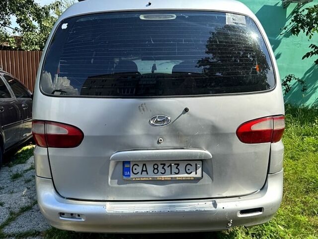 Сірий Хендай Н 200 пас., об'ємом двигуна 2.5 л та пробігом 310 тис. км за 2000 $, фото 2 на Automoto.ua
