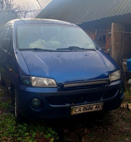 Синий Хендай Н 200 пасс., объемом двигателя 2.5 л и пробегом 350 тыс. км за 4300 $, фото 2 на Automoto.ua